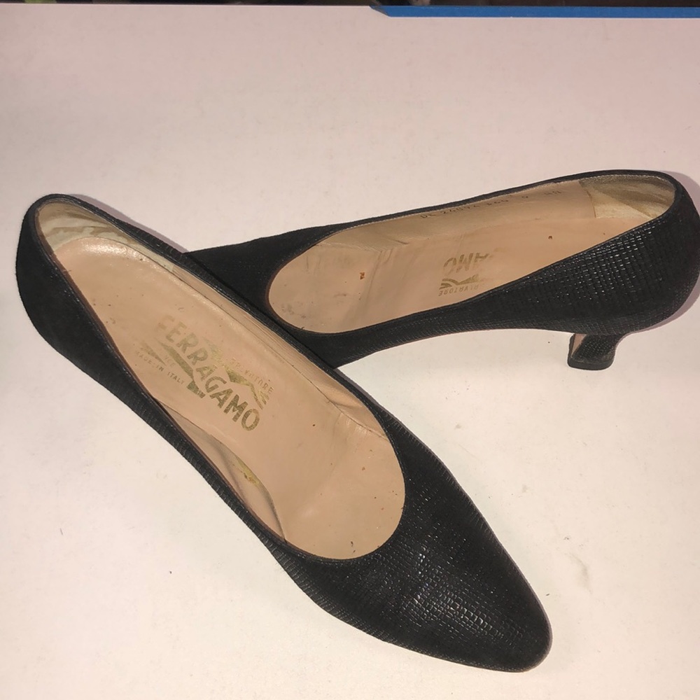 Ferragamo vintage pumps